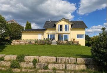 EXKLUSIVES FAMILIENDOMIZIL UNWEIT DES BODENSEES