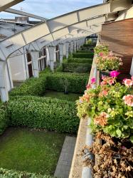 EXKLUSIVE WOHNUNG LUXURIÖS MÖBLIERT IN AUßERGEWÖHNLICHER LAGE SÜD-BALKON PARKETT NÄHE VOLKSGARTEN – Düsseldorf – Vorschaubild 10