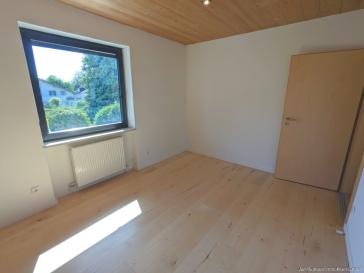 EINZIEHEN UND WOHL FÜHLEN - IM SCHÖNEN WOHNGEBIET VON AUBING, VERKEHRSBERUHIGT, MIT TERRASSEN & BALKON – München – Vorschaubild 13