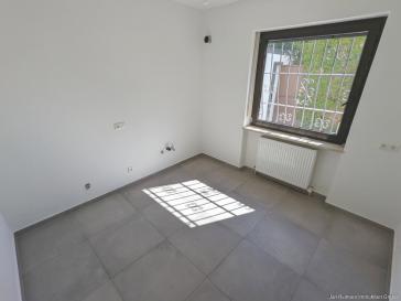 EINZIEHEN UND WOHL FÜHLEN - IM SCHÖNEN WOHNGEBIET VON AUBING, VERKEHRSBERUHIGT, MIT TERRASSEN & BALKON – München – Vorschaubild 7