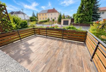 SCHÖNES EINFAMILIENHAUS MIT GROSSEM GRUNDSTÜCK