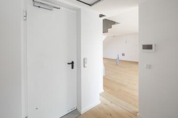 Gut ausgestattete 3 Zimmer-Wohnung mit Dachterrasse & Einbauküche in Düsseldorf Pempelfort – Düsseldorf – Vorschaubild 12