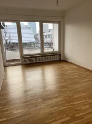 Helles 1-Zimmer-Apartment im Frankfurter Westend mit Skyline-Blick