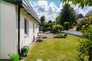 Meisenweg in Burscheid: 4 Zimmer-Wohnung mit dem Wohngefühl eines Hauses - "Dach"-Terrasse, Garten – 51399 Burscheid – Vorschaubild 11