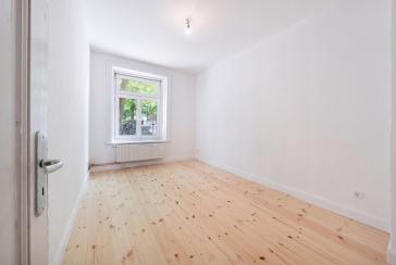 Stilvoll sanierte und frei lieferbare Altbauwohnung in Bestlage -unmittelbare Nähe zum Mühlenkamp – 22301 Hamburg – Vorschaubild 2