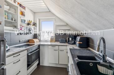 Großes Einfamilienhaus mit Einliegerwohnung, Garage, Carport, Keller und Kamin – Meine / Wedesbüttel – Vorschaubild 12