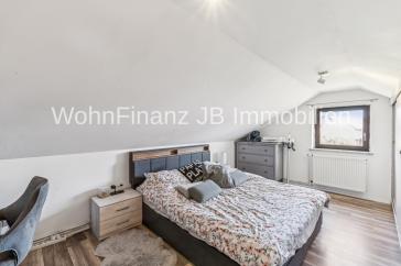 Großes Einfamilienhaus mit Einliegerwohnung, Garage, Carport, Keller und Kamin – Meine / Wedesbüttel – Vorschaubild 13
