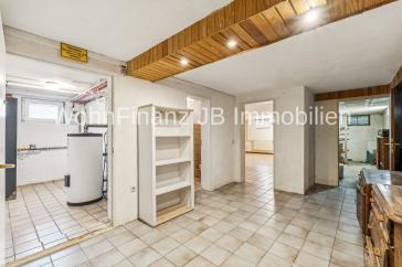 Großes Einfamilienhaus mit Einliegerwohnung, Garage, Carport, Keller und Kamin – Meine / Wedesbüttel – Vorschaubild 15