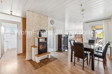 Großes Einfamilienhaus mit Einliegerwohnung, Garage, Carport, Keller und Kamin – Meine / Wedesbüttel – Vorschaubild 3