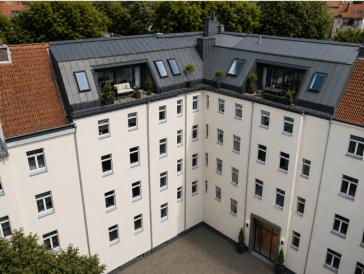 Bezugsfreie 1-Zimmer-Wohnung (36 m²) + genehmigte DG-Rohlinge (210 m²)