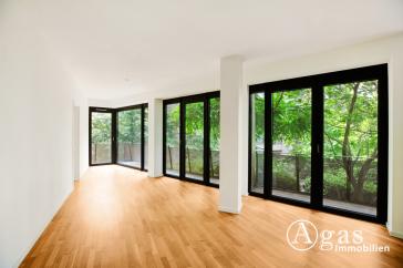WIE EIN BAUMHAUS! Gemütliche 2 Zimmer Wohnung mit ca. 78m², EBK, Concierge und Gym in Berlin-Mitte! – Vorschaubild 2