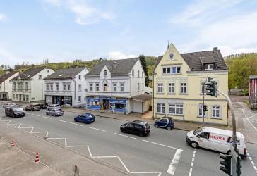 Gepflegtes, modernisiertes Wohn- und Geschäftshaus mit hoher Rendite