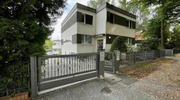 „Seeliegenschaft mit direktem Zugang – 2 Mehrfamilienhäuser mit 6 Einheiten am Hermsdorfer See auf 1.834 m²“