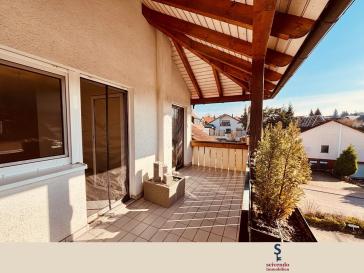 DG-Wohnung mit großer Wohnküche & Balkon