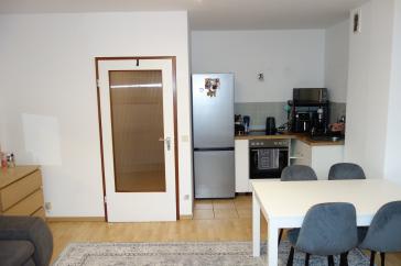 KOMFORT WOHNUNG IN URDENBACH HELL UND RUHIG KOMPLETT LAMINAT WANNENBAD 2 ZIMMER / 3. ETAGE (DG) – Düsseldorf – Vorschaubild 3