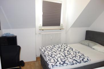 KOMFORT WOHNUNG IN URDENBACH HELL UND RUHIG KOMPLETT LAMINAT WANNENBAD 2 ZIMMER / 3. ETAGE (DG) – Düsseldorf – Vorschaubild 5