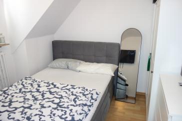 KOMFORT WOHNUNG IN URDENBACH HELL UND RUHIG KOMPLETT LAMINAT WANNENBAD 2 ZIMMER / 3. ETAGE (DG) – Düsseldorf – Vorschaubild 6