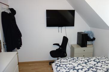 KOMFORT WOHNUNG IN URDENBACH HELL UND RUHIG KOMPLETT LAMINAT WANNENBAD 2 ZIMMER / 3. ETAGE (DG) – Düsseldorf – Vorschaubild 7