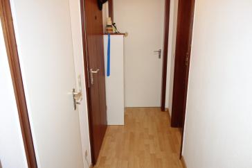 KOMFORT WOHNUNG IN URDENBACH HELL UND RUHIG KOMPLETT LAMINAT WANNENBAD 2 ZIMMER / 3. ETAGE (DG) – Düsseldorf – Vorschaubild 9