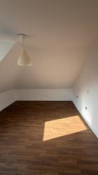 Frisch renovierte 2-Zimmer-Dachgeschoss-Wohnung mit neuem Bad und Garage in Gelsenkirchen-Horst – Gelsenkirchen – Vorschaubild 6