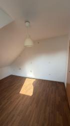 Frisch renovierte 2-Zimmer-Dachgeschoss-Wohnung mit neuem Bad und Garage in Gelsenkirchen-Horst – Gelsenkirchen – Vorschaubild 7