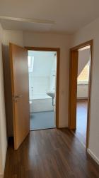 Frisch renovierte 2-Zimmer-Dachgeschoss-Wohnung mit neuem Bad und Garage in Gelsenkirchen-Horst – Gelsenkirchen – Vorschaubild 9
