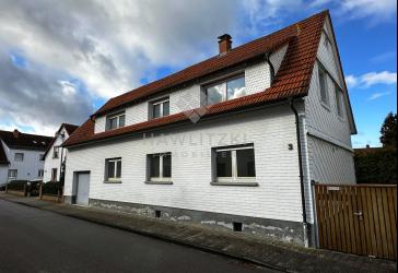Viel Platz für Ihre Wohnträume – Großzügiges Familienhaus mit vielfältigen Möglichkeiten