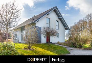 Luxuriöse Familienoase in Drestedt – Modernes Wohnen in idyllischer Natur