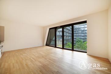 Perfekt geschnittene 3 Zimmer Wohnung mit ca. 87m², EBK und Balkon ins Grüne direkt in Mitte! – Vorschaubild 2