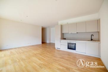Perfekt geschnittene 3 Zimmer Wohnung mit ca. 87m², EBK und Balkon ins Grüne direkt in Mitte! – Vorschaubild 3