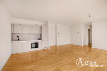 Großzügige und helle 3 Zimmer Wohnung mit ca. 85m², EBK, Concierge und Gym in Berlin-Mitte! – Vorschaubild 2
