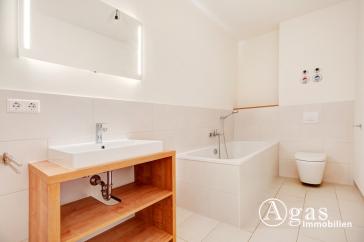 Großzügige und helle 3 Zimmer Wohnung mit ca. 85m², EBK, Concierge und Gym in Berlin-Mitte! – Vorschaubild 6
