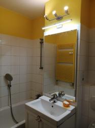 Große und helle 4 Zimmer-Wohnung mit 2 Balkonen, beste City-Infrastruktur, 270° Panorama-Blick über Berlin – 10117 Berlin – Vorschaubild 11
