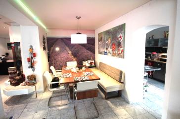 FREISTEHEND EXKLUSIV 1-2 FAM.-HS., 3 GARAGEN, 7 ZI./237 QM WFL., MARMOR, KAMIN, SAUNA IN KNITTKUHL – Düsseldorf – Vorschaubild 9