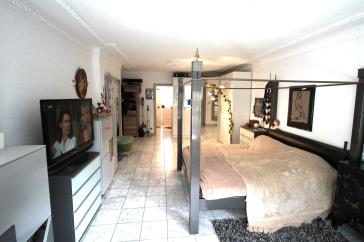 FREISTEHEND EXKLUSIV 1-2 FAM.-HS., 3 GARAGEN, 7 ZI./237 QM WFL., MARMOR, KAMIN, SAUNA IN KNITTKUHL – Düsseldorf – Vorschaubild 10