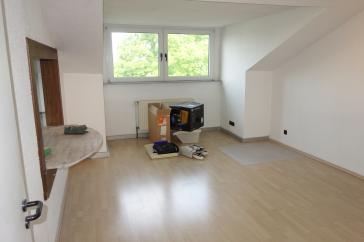 EXKLUSIV AM LESSINGPLATZ HELL + RUHIG RENOVIERT INKL. EINBAUKÜCHE LAMINAT DUSCHBAD 5. ETAGE/OBERBILK – Düsseldorf – Vorschaubild 2