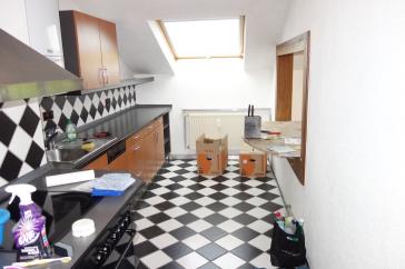 EXKLUSIV AM LESSINGPLATZ HELL + RUHIG RENOVIERT INKL. EINBAUKÜCHE LAMINAT DUSCHBAD 5. ETAGE/OBERBILK – Düsseldorf – Vorschaubild 6