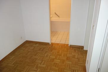 EXKLUSIV BILK NÄHE UNI HELL + RUHIG ERDGESCHOSS MIT TERRASSE KOMPLETT PARKETT WANNENBAD TG-STELLPL. – Düsseldorf – Vorschaubild 10